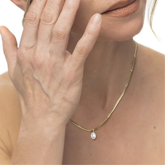 Collana girocollo snake da donna Marlù acciaio dorato con perla MISURA UNICA