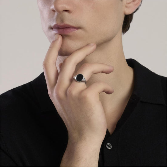 Anello chevalier Mabina in argento dalla forma ovale Regolabile dalla 19 alla 27