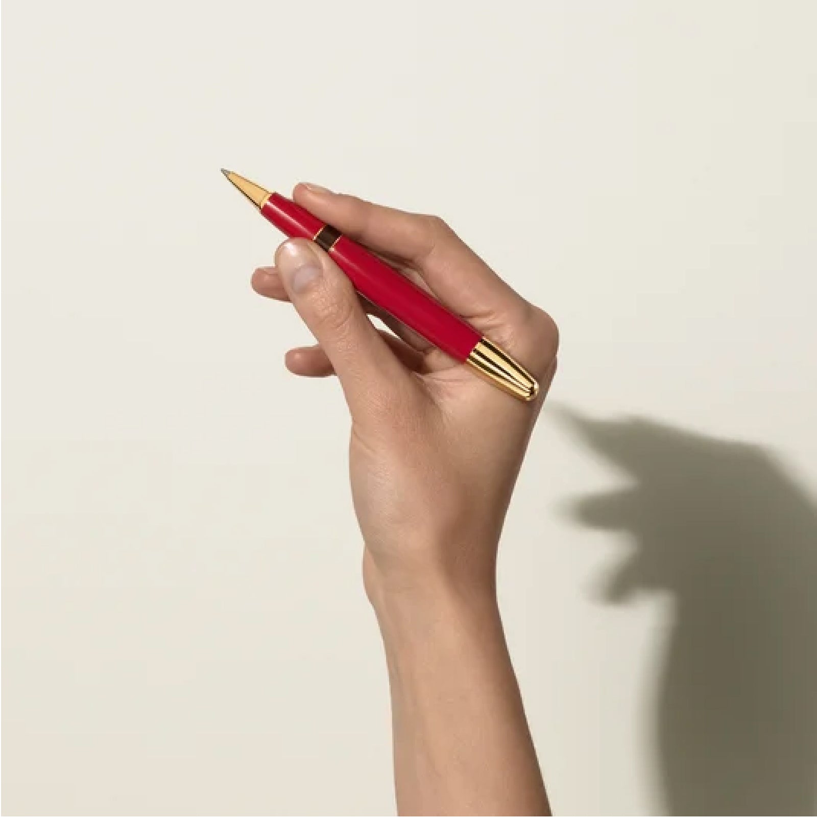 Penna roller Montblanc di colore rosso e oro unisex MB.131360