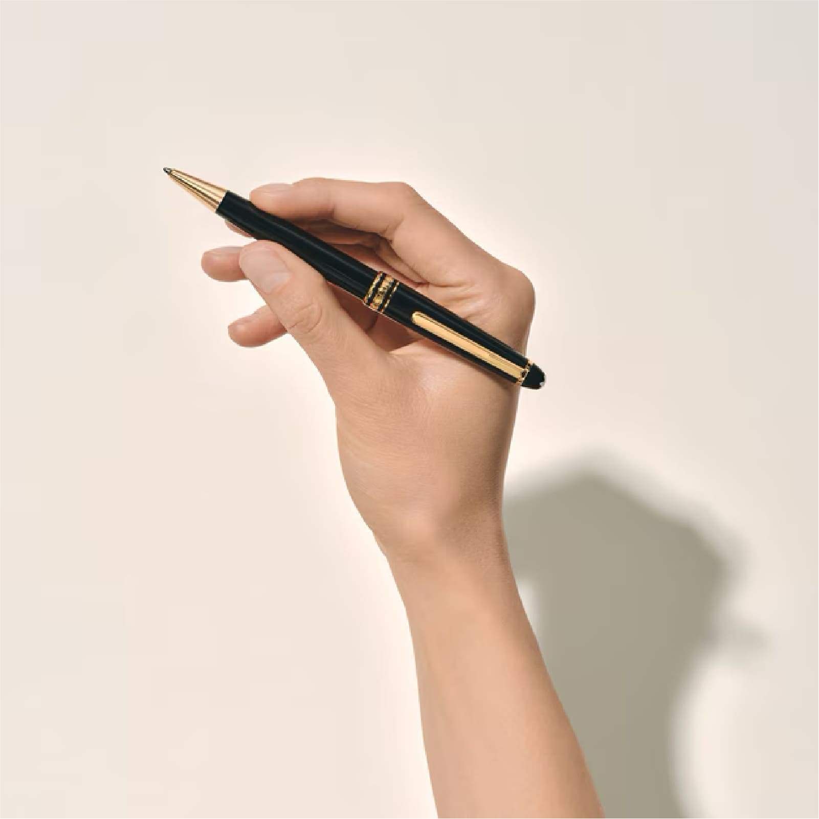 Penna a sfera Meisterstück Classique placcata in oro color nero MISURA UNICA