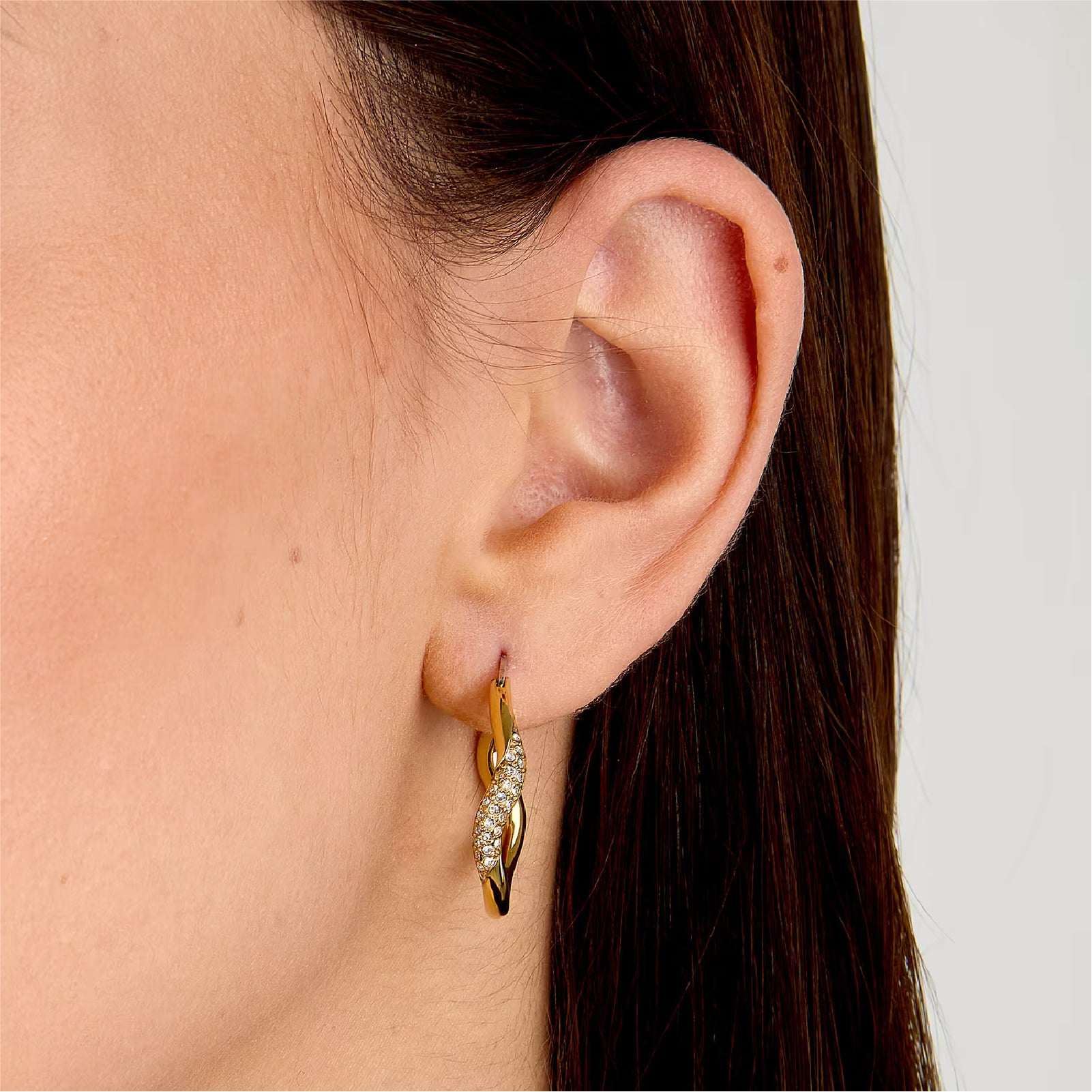 Clip su orecchini - Oro placcato cerchio con oro e cristalli chiari - Bera di Bello London Clip su orecchini - Oro placcato cerchio con oro e cristalli chiari - Bera di Bello London