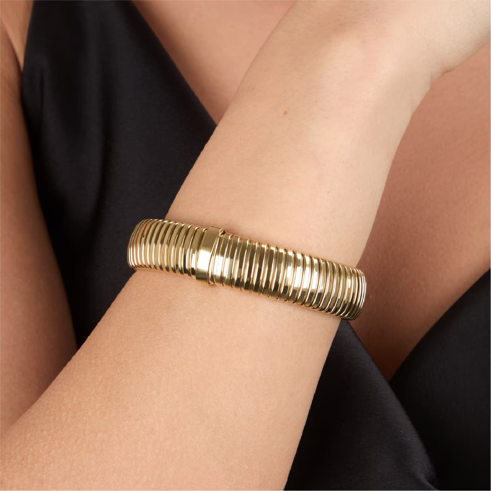 Bracciale bangle Morellato Onda acciaio pvd oro con cristalli diametro 5,5 cm