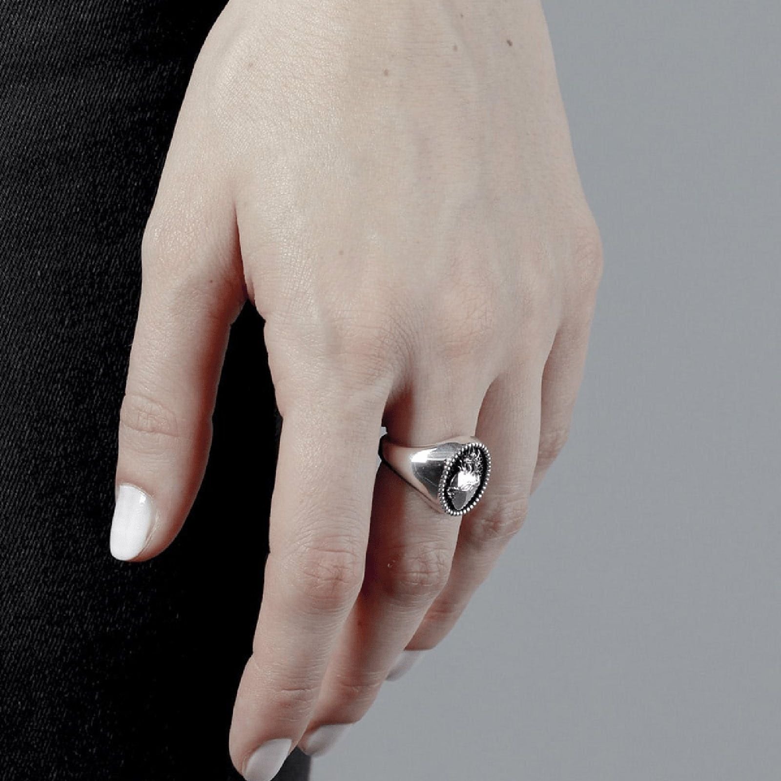 Anello chevalier ovale Nove25 Traditional donna argento con cuore sacro N25ANE00089-3