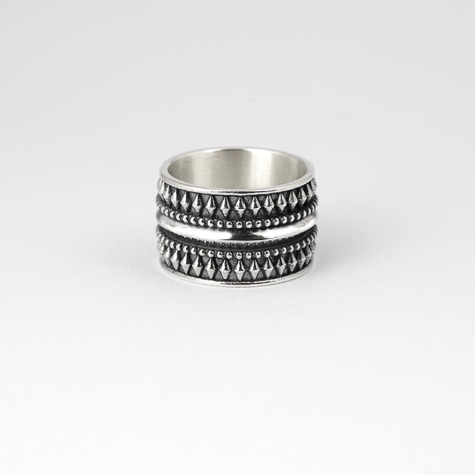 Anello fascia Nove25 Etnochic unisex in argento e disegni etnici N25ANE00127-1