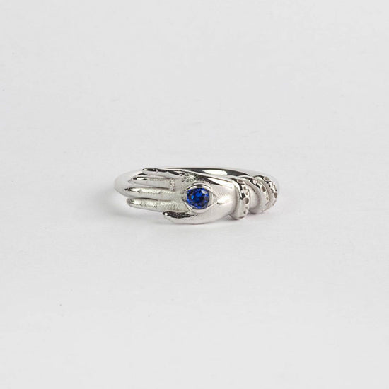Anello solitario Nove25 Tarot da donna in argento con mano e spinello blu N25ANE00429-1