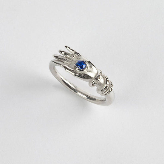 Anello solitario Nove25 Tarot da donna in argento con mano e spinello blu N25ANE00429-2