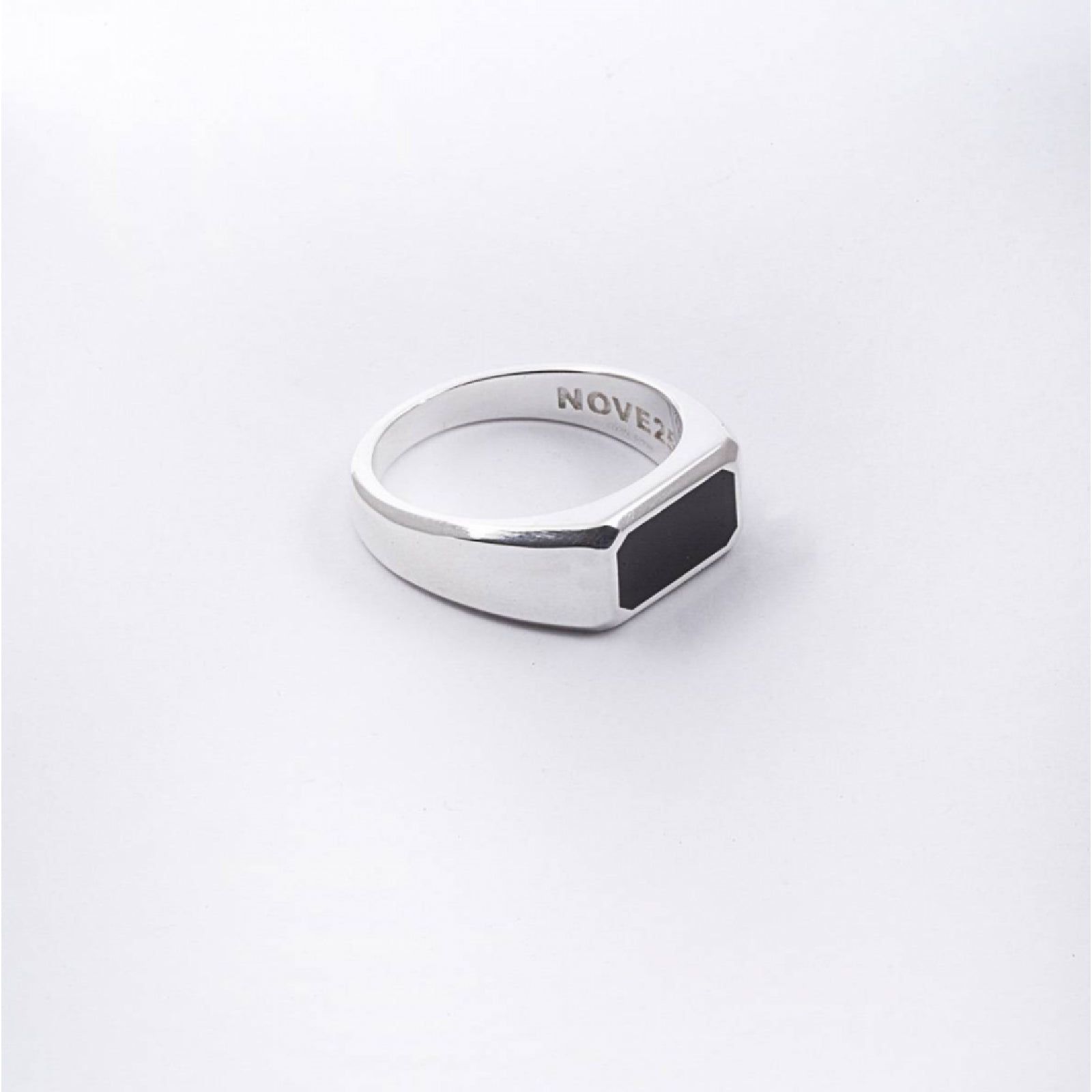 Anello chevalier rettangolo Nove25 Timeless unisex argento e agata nera N25ANE00431-2