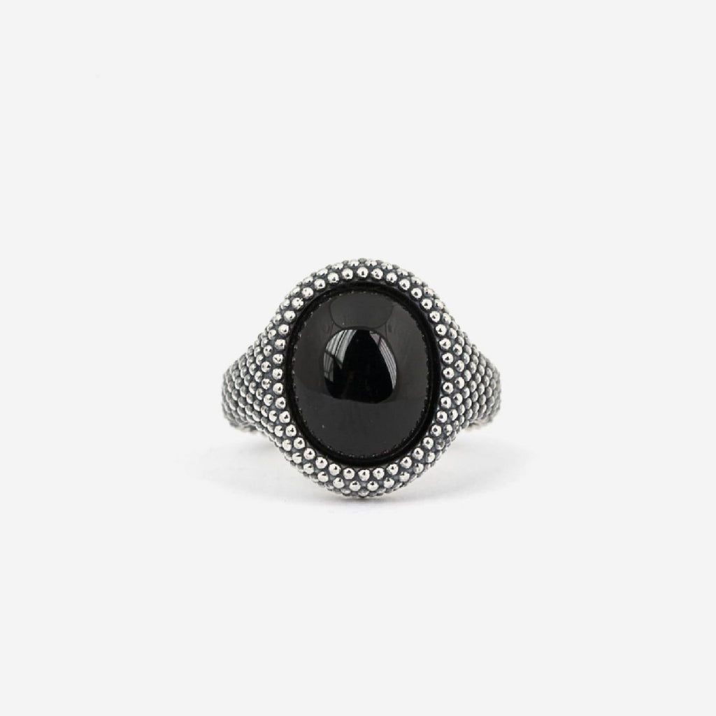 Anello chevalier della collezione Nove25 Puntinati unisex in argento 925 con onice nero ovale e piccole sfere N25ANEPQ064