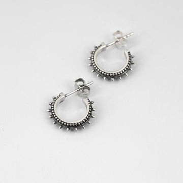 Orecchini cerchio Nove25 Etnochic unisex in argento piccole borchie 10mm N25ORE00198-O-S-1