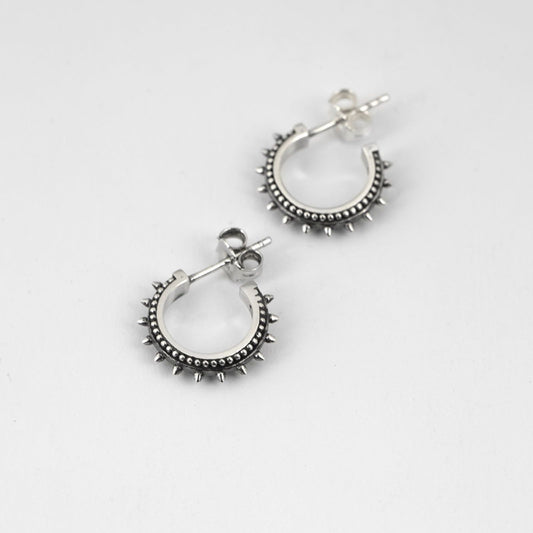 Orecchini cerchio Nove25 Etnochic unisex in argento piccole borchie 10mm N25ORE00198-O-S-1
