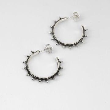 Orecchini cerchio Nove25 Etnochic unisex in argento piccole borchie 20mm N25ORE00199-O-S-1