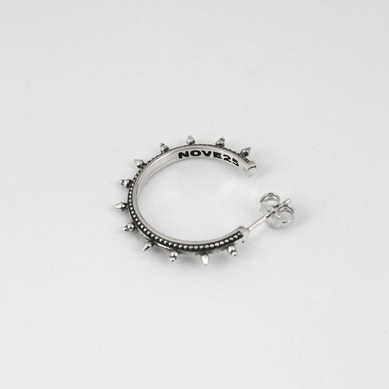 Orecchini cerchio Nove25 Etnochic unisex in argento piccole borchie 20mm N25ORE00199-O-S-2