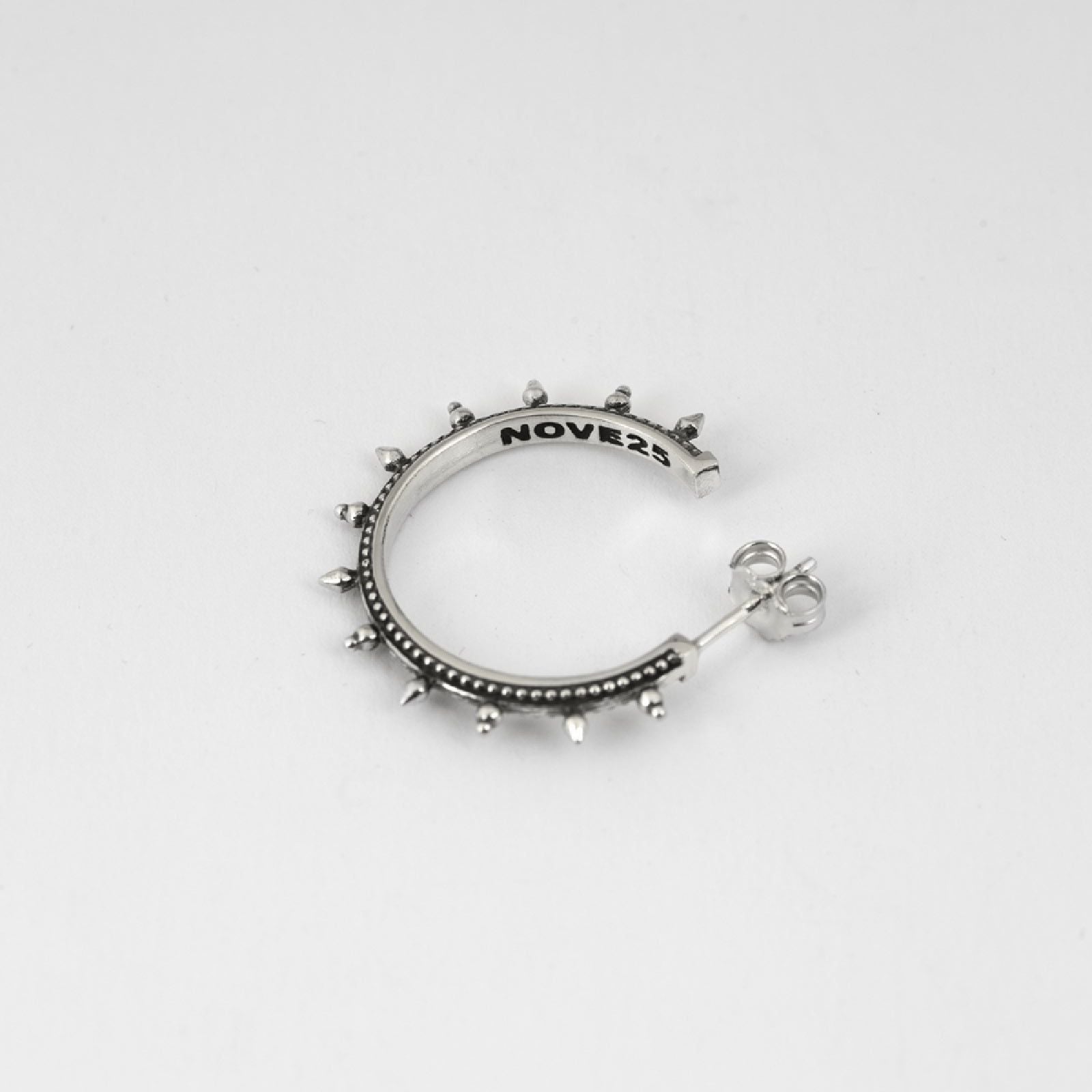 Orecchini cerchio Nove25 Etnochic unisex in argento piccole borchie 20mm N25ORE00199-O-S-2