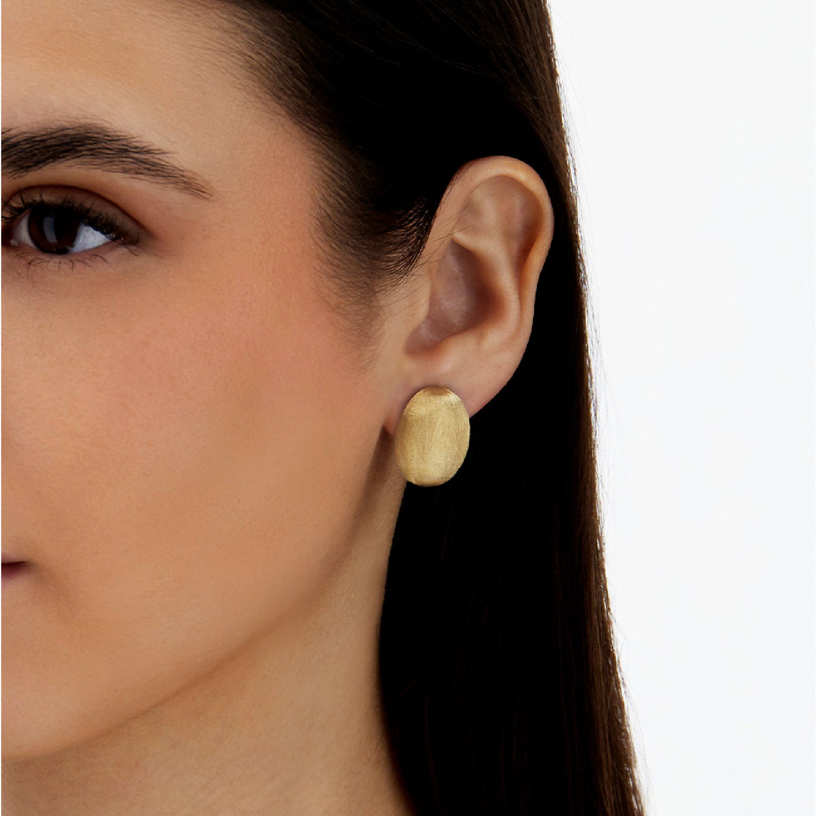 Orecchini a lobo Nanis in oro giallo 18kt con elemento ovale MISURA UNICA