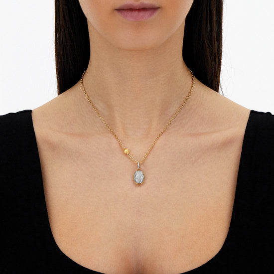 Charm Nanis in oro giallo 18kt con pavé di diamanti MISURA UNICA