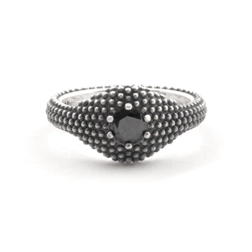 Anello chevalier puntinato Nove25 in argento e zircone nero 12