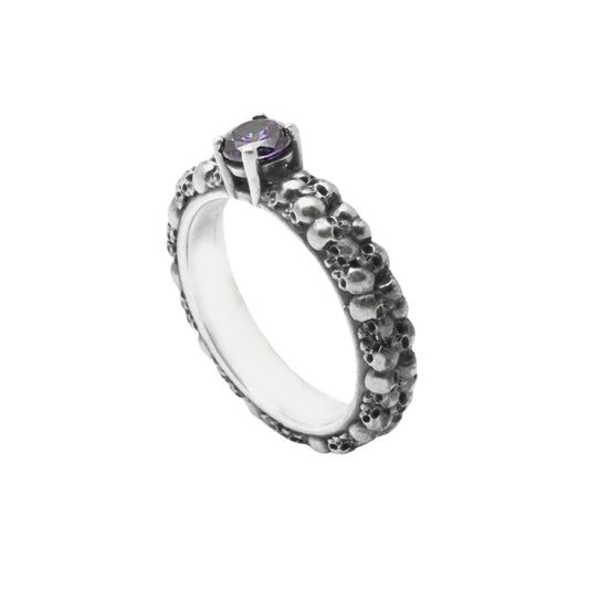 Anello solitario NOVE25 in argento con teschi e pietra lilla 14