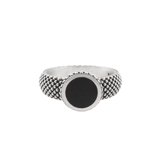 Anello puntinato NOVE25 in argento con onice nera 22