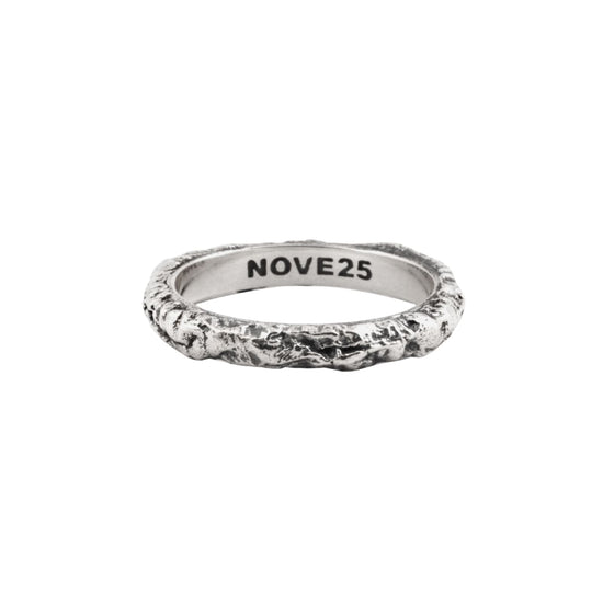 Anello fedina sottile NOVE25 Materic argento brunito lucido 16