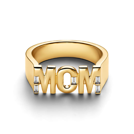 Anello Pandora in argento placcato oro 14kt con scritta MOM 12