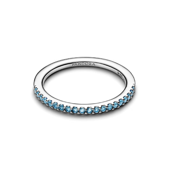 Anello Pandora in argento con fascia sottile e zirconi azzurri 12