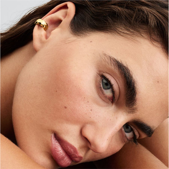 Ear cuff Pandora in argento dorato con design ondulato
