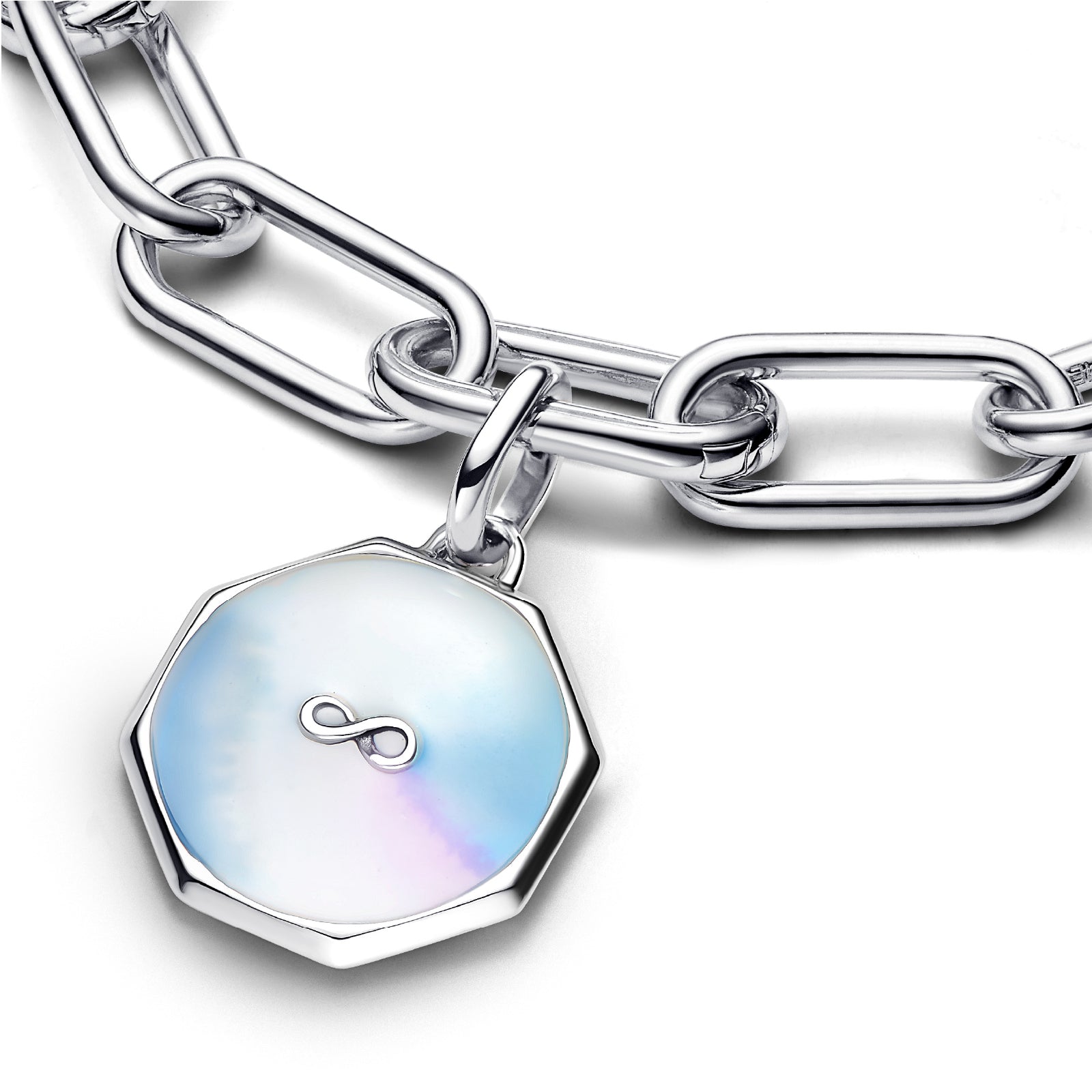 Charm a medaglione Pandora in argento 925 e smalto multicolore P.793367C01