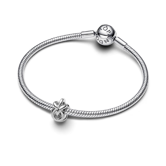 Charm Pandora in argento a forma di nodo infinito tridimensionale MISURA UNICA