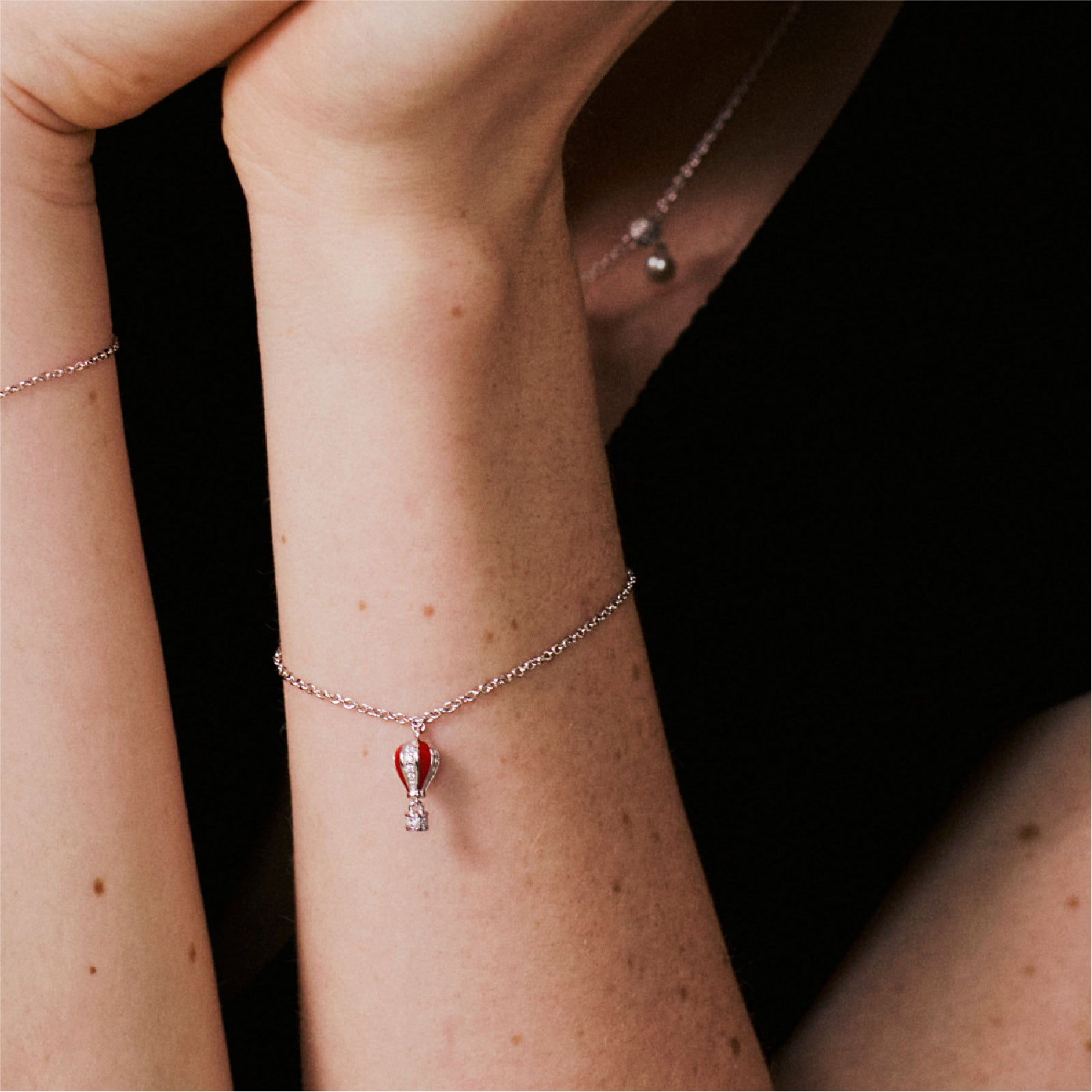 Bracciale Rosato in argento rodio con mongolfiera smaltata 18 cm