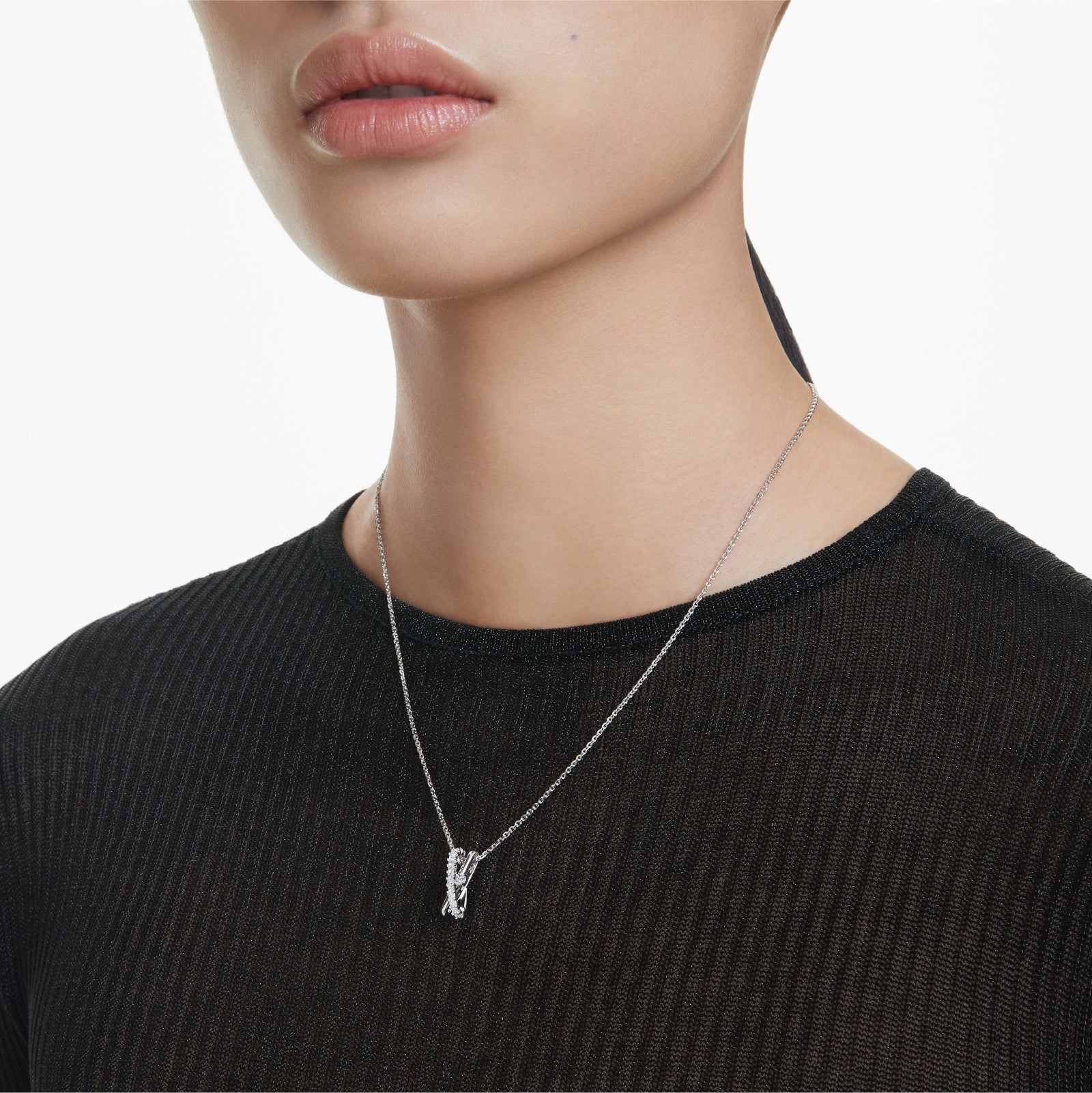 COLLANA CON PENDENTE SWAROVSKI PLACCATA IN RODIO CON ZIRCONI S.5689723
