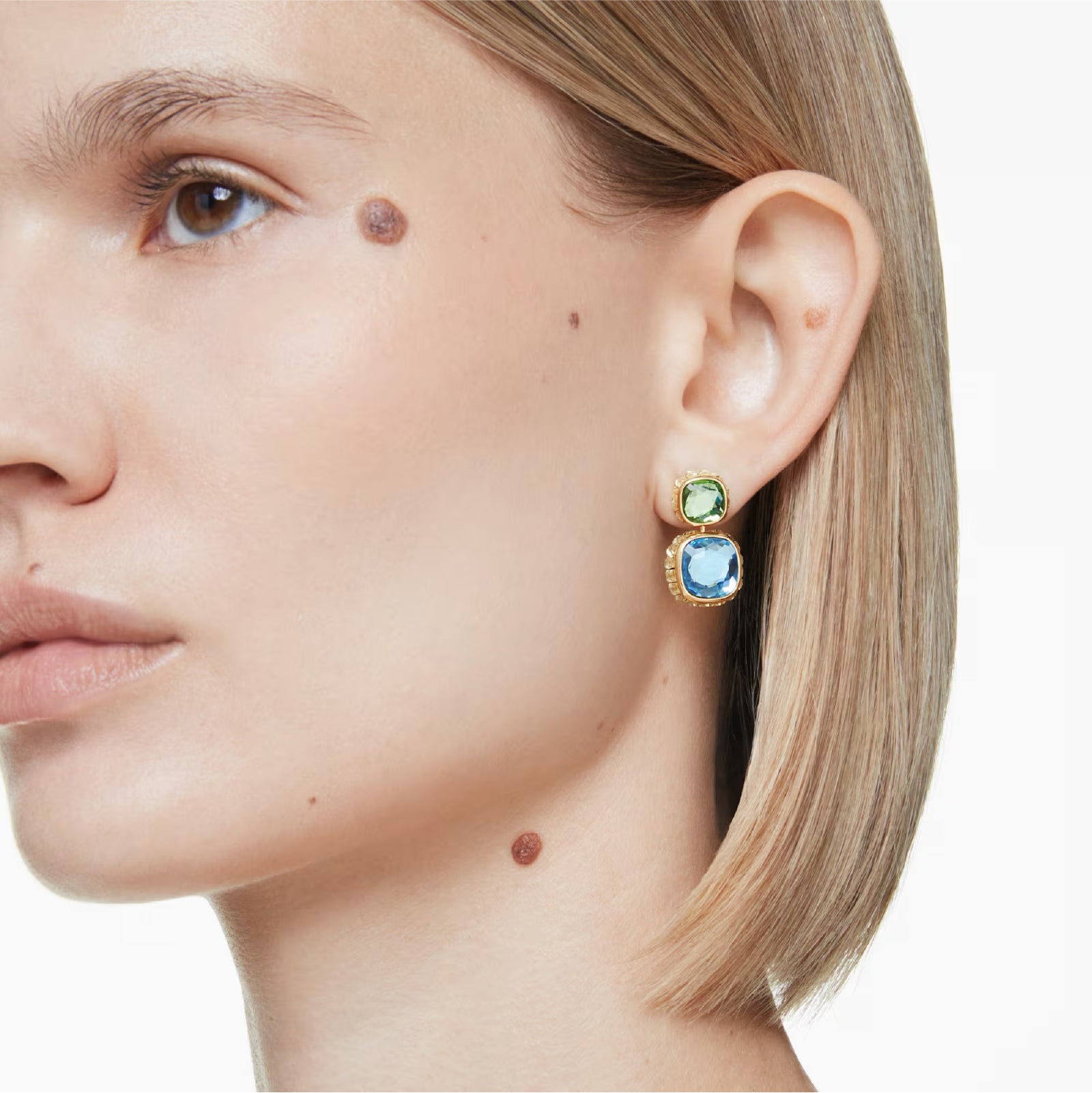 Orecchini Swarovski twist con cristalli verdi azzurri e rosa