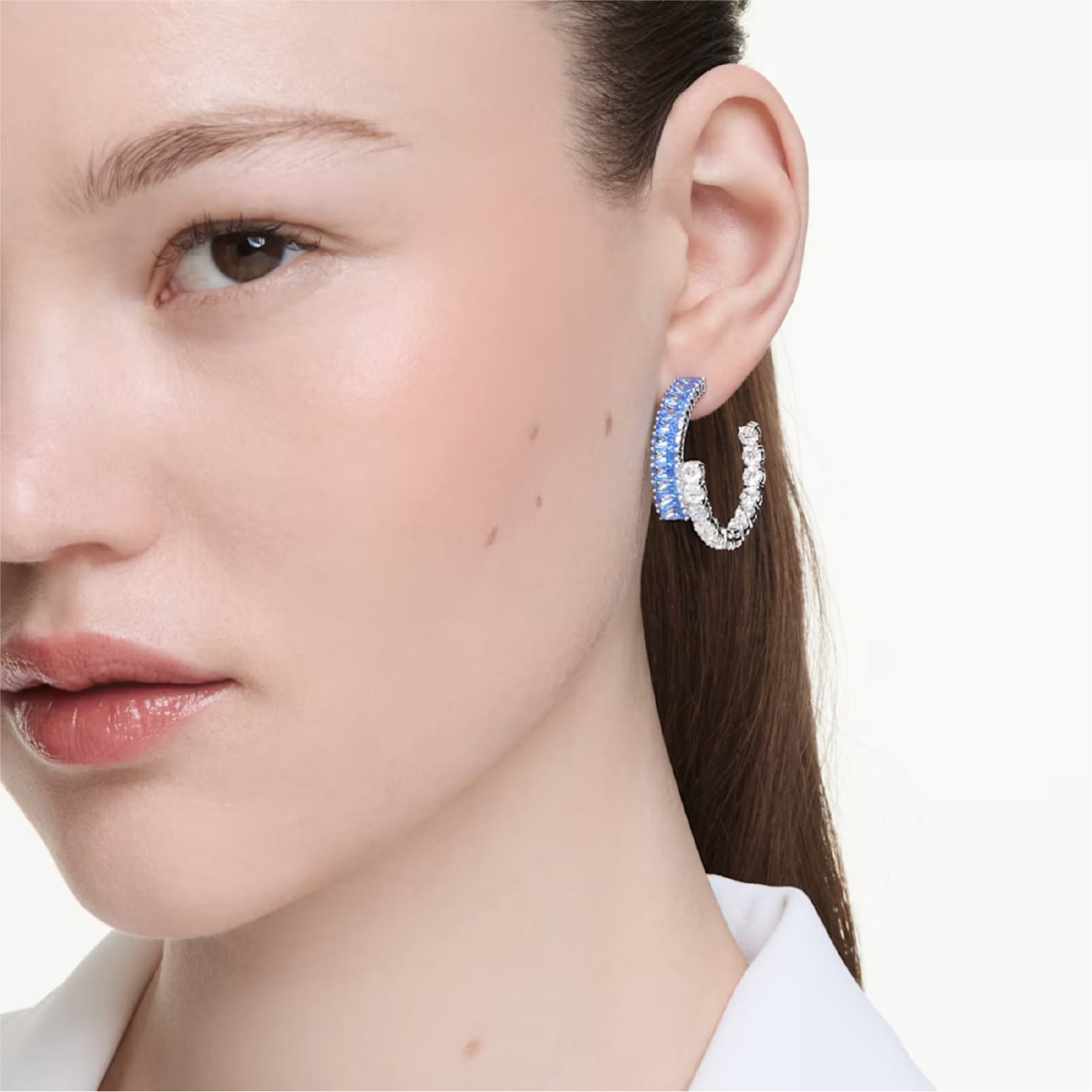 Orecchini Swarovski placcati rodio cristalli bianchi e blu MISURA UNICA