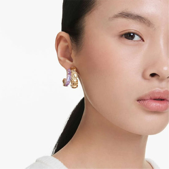 Orecchini a cerchio Swarovski dorati con pietre miste MISURA UNICA