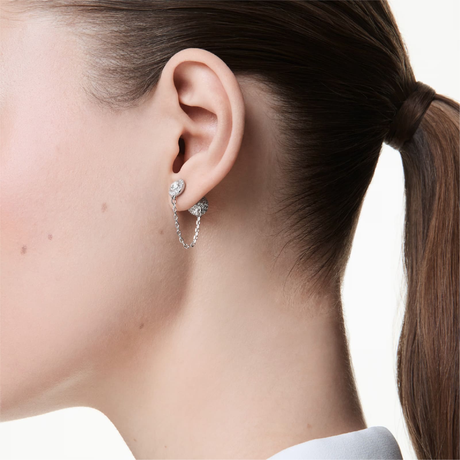 Orecchini pendenti Swarovski rodiati con cristalli bianchi MISURA UNICA