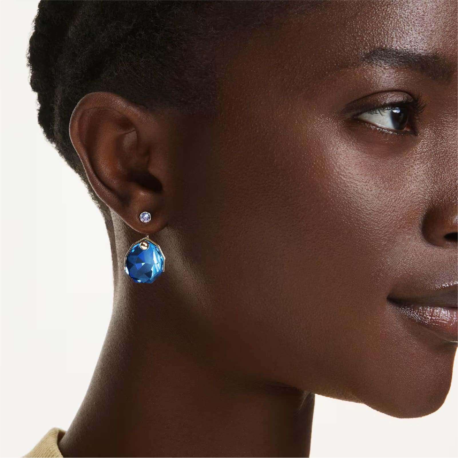 Orecchini pendenti Swarovski Gema dorati con cristallo blu MISURA UNICA