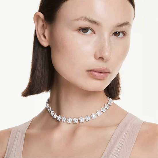 Collana girocollo Ariana Grande x Swarovski con fiori bianchi MISURA UNICA