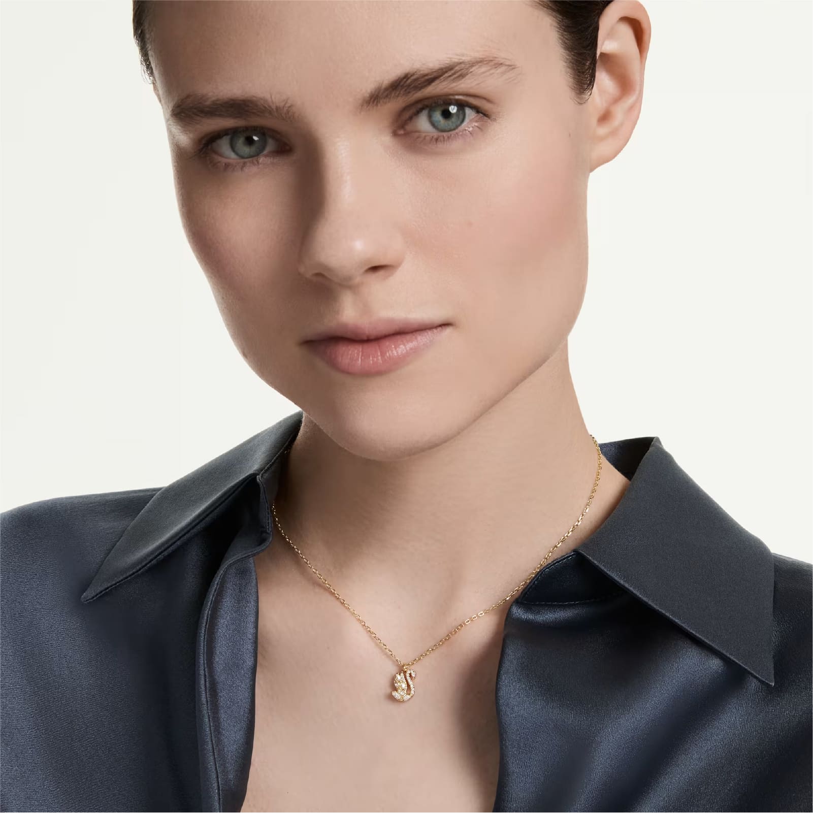 Collana pendente Swarovski Swan in lega oro e zirconi cigno MISURA UNICA