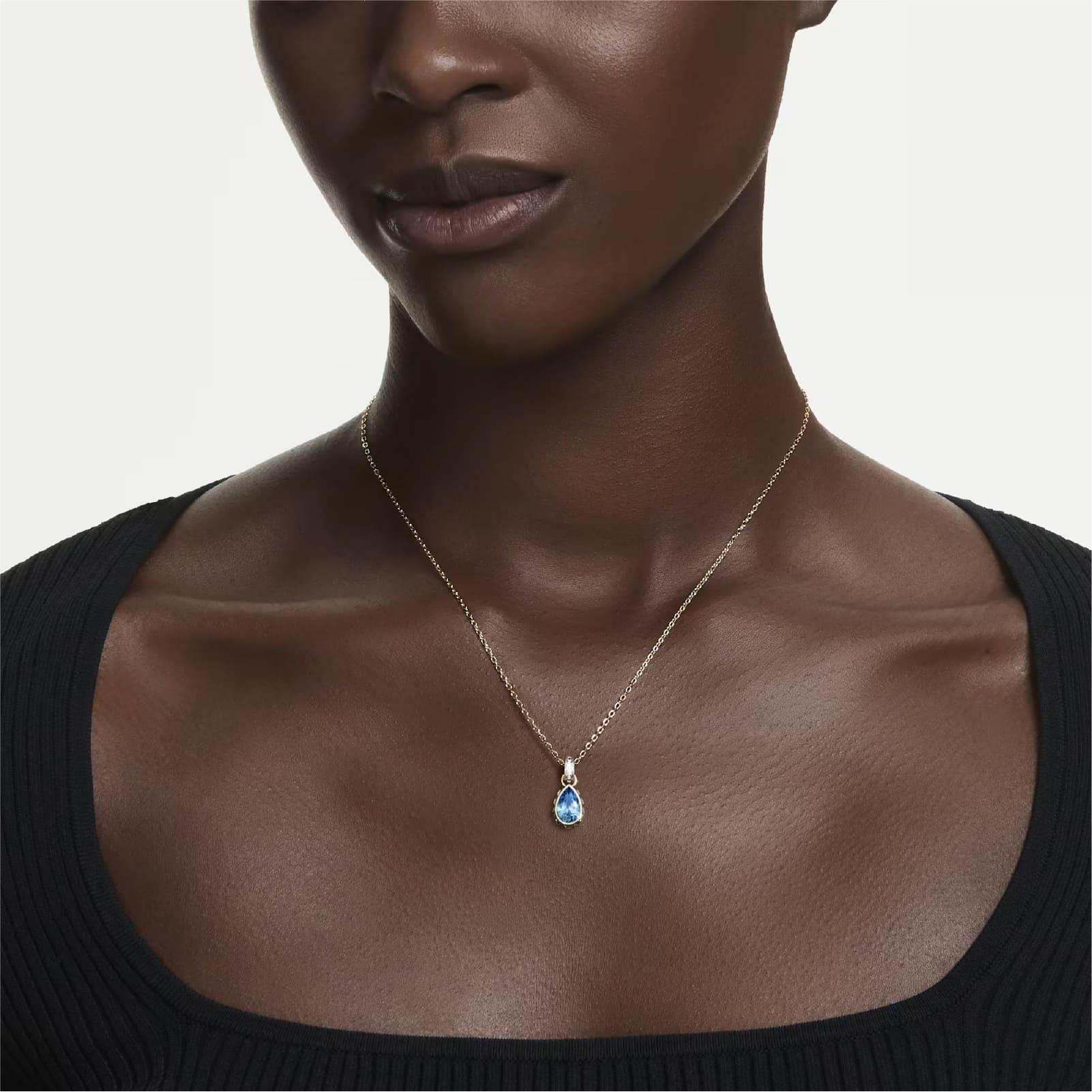 Collana pendente Swarovski Chroma lega oro e goccia azzurra MISURA UNICA
