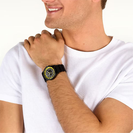 Orologio Sector H20 in silicone con quadrante nero e giallo MISURA UNICA