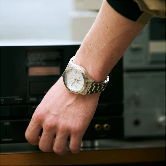 Orologio Seiko 5 Sports Auto in acciaio e quadrante bianco MISURA UNICA
