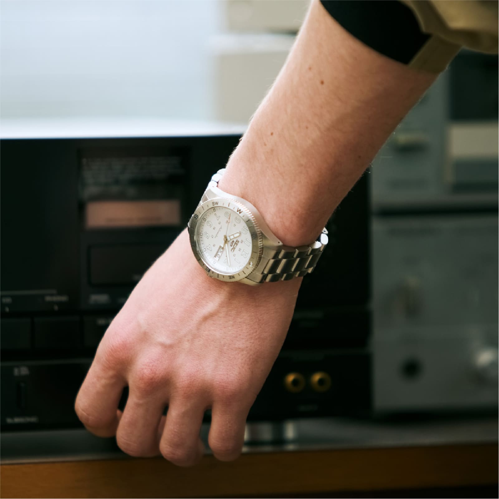Orologio Seiko 5 Sports Auto in acciaio e quadrante bianco MISURA UNICA