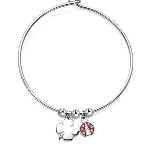 Bracciale rigido bangle da donna S'agapõ Feelings in acciaio 316L con pendenti a quadrifoglio e coccinella con smalto rosso e cristalli SFE14