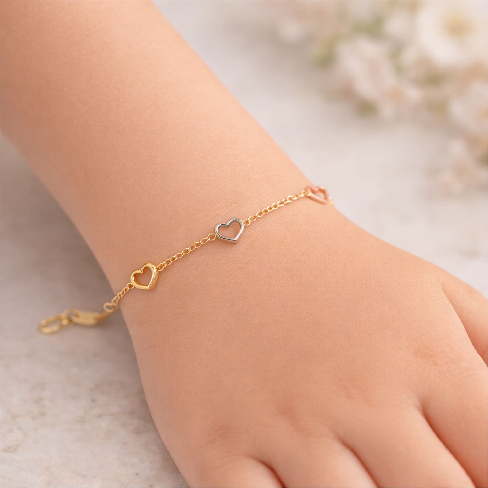 Bracciale Joy Gioielli oro 18 kt con cuori rosa e bianco 19 cm