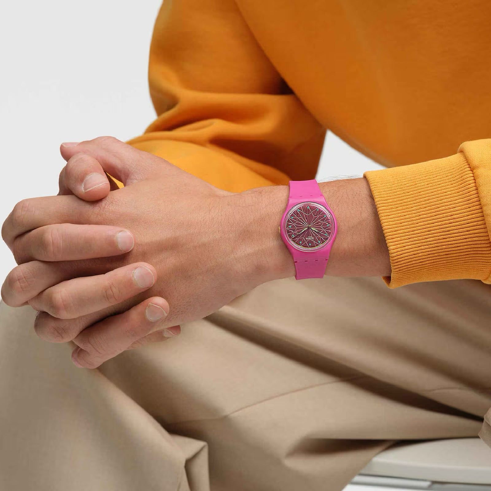 Orologio solo tempo Swatch Holiday Collection donna materiale biologico fucsia cassa 34mm SO28P110-4
