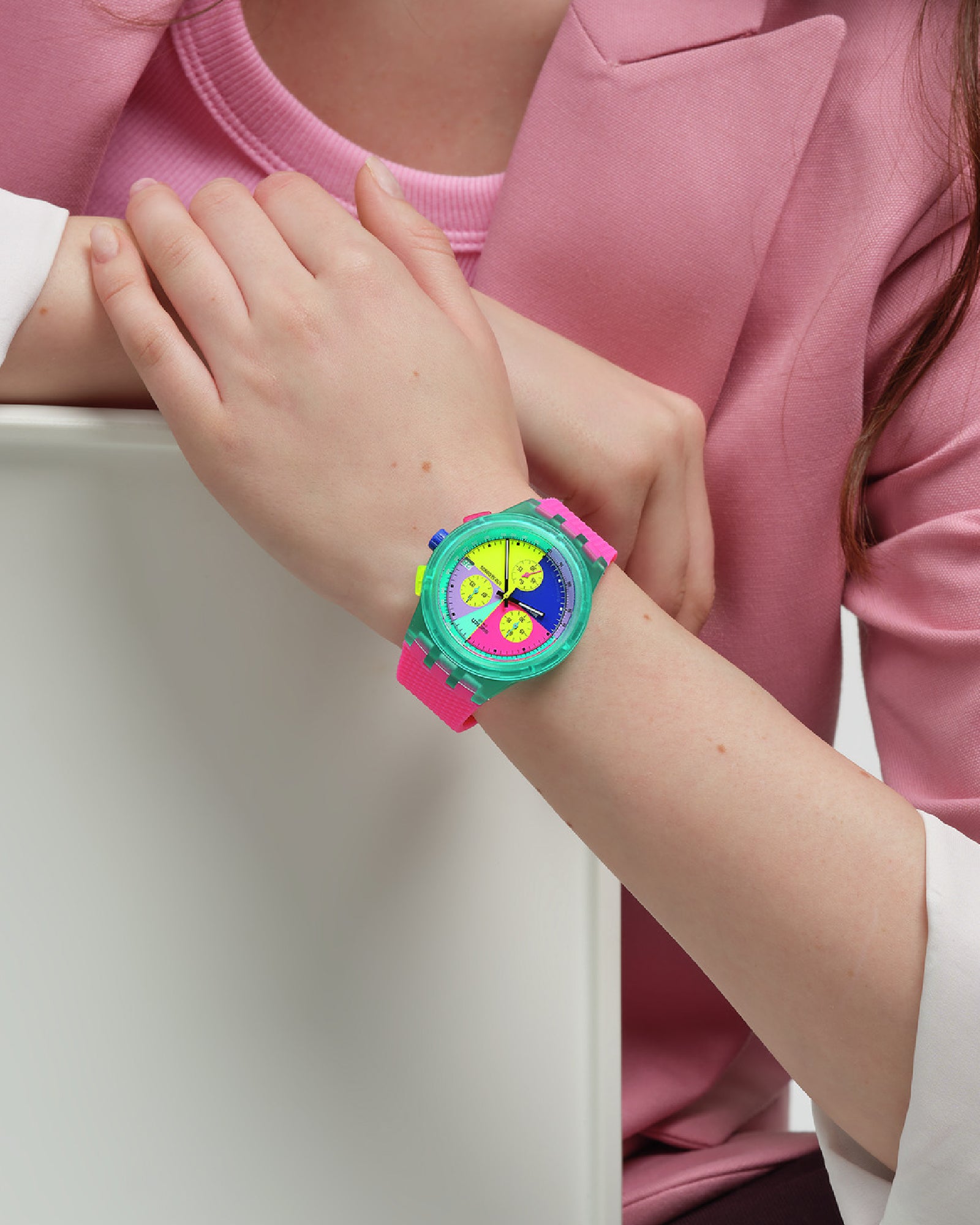 Orologio donna Swatch Neon FLASH ARROW plastica verde quadrante multicolor 42mm SUSG408-4