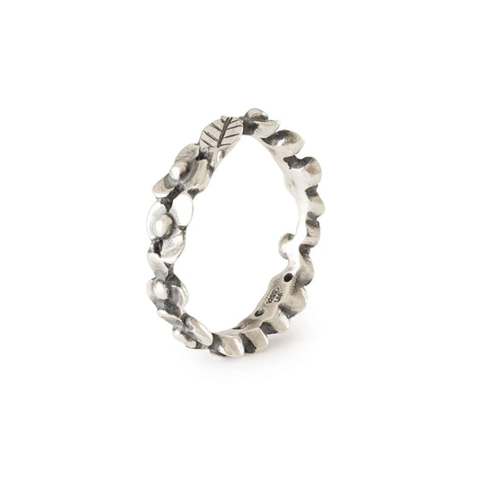 Anello Trollbeads in argento con fantasia di fiori selvatici 11