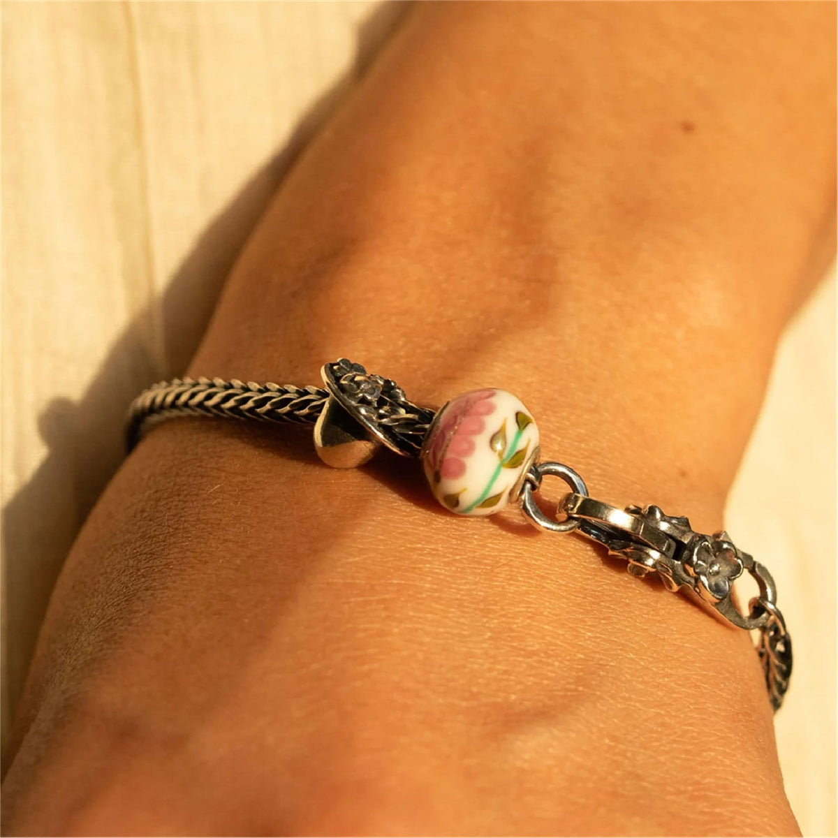 Charm Trollbeads Lavanda Rosa in argento e vetro bianco MISURA UNICA