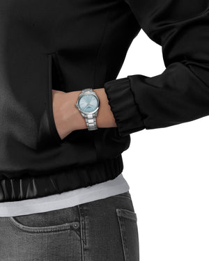 Orologio solo tempo della collezione Tissot T-Classic PR 100 unisex con cassa 34mm e bracciale in acciaio quadrante azzurro T1502101135100