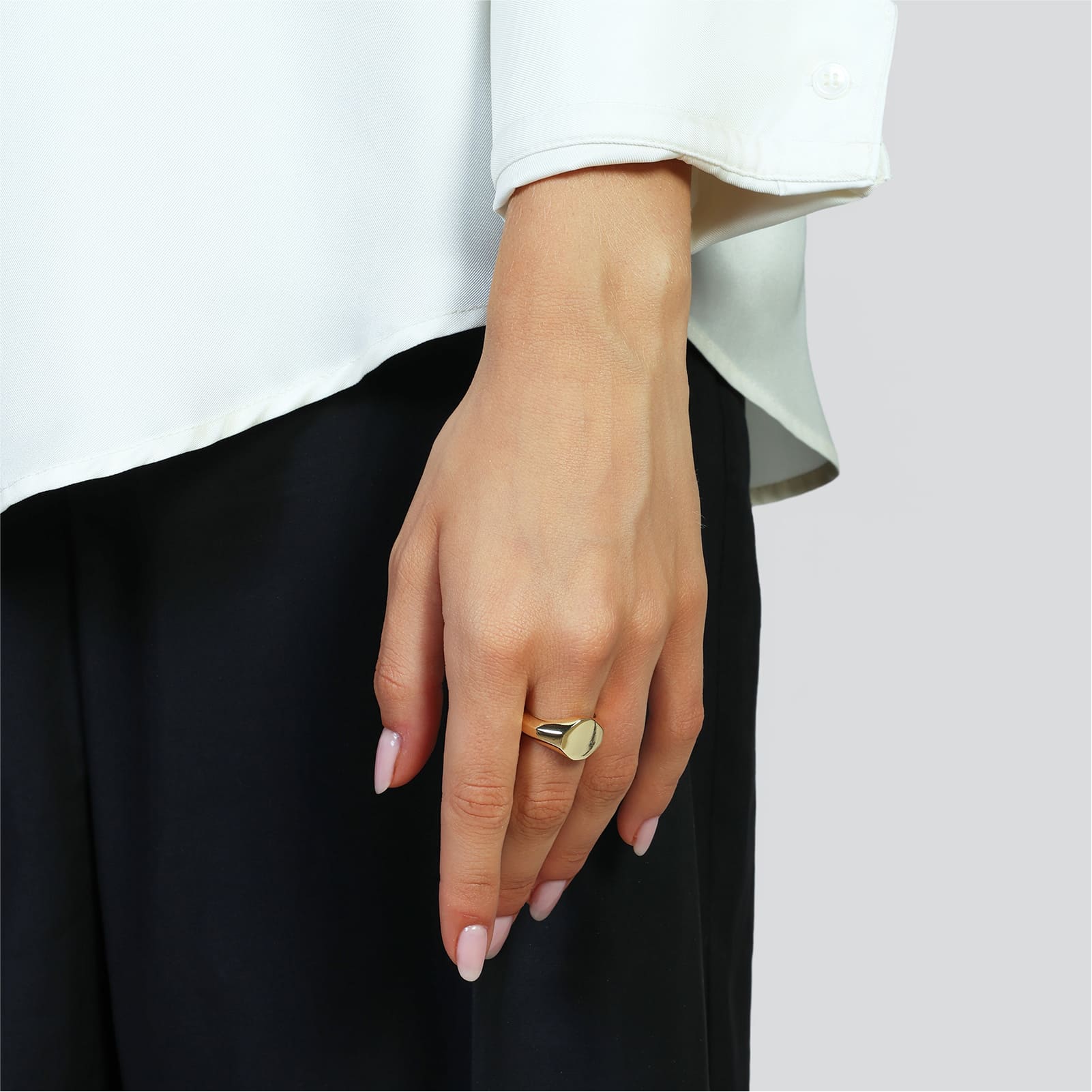 Anello chevalier Unoaerre da donna in bronzo dorato REGOLABILE